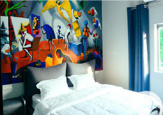 双江对于酒店的墙体彩绘而言更注重哪些方面？